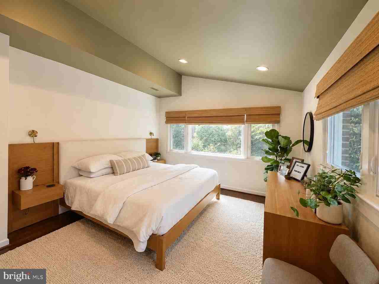 4836 7th St S - Photo 7 of 21