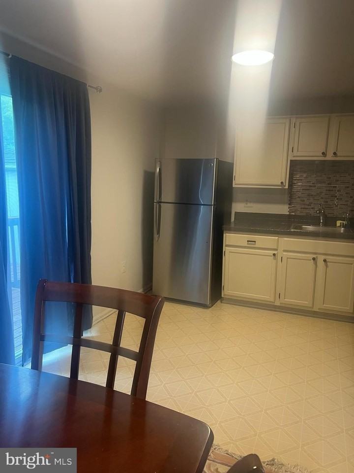 4 Harbert Ct - Photo 5 of 20