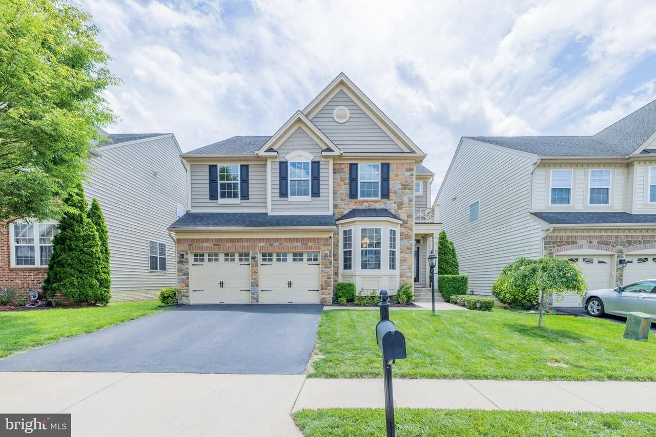 8727 Raleigh Mews - Photo 2 of 50