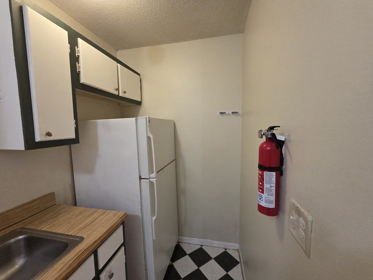 202 Rue Basin #D - Photo 3 of 8