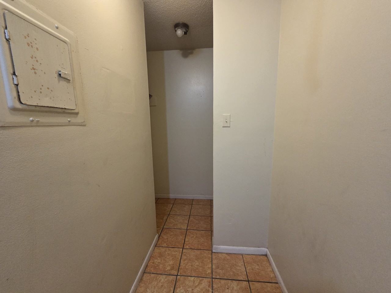 202 Rue Basin #D - Photo 7 of 8