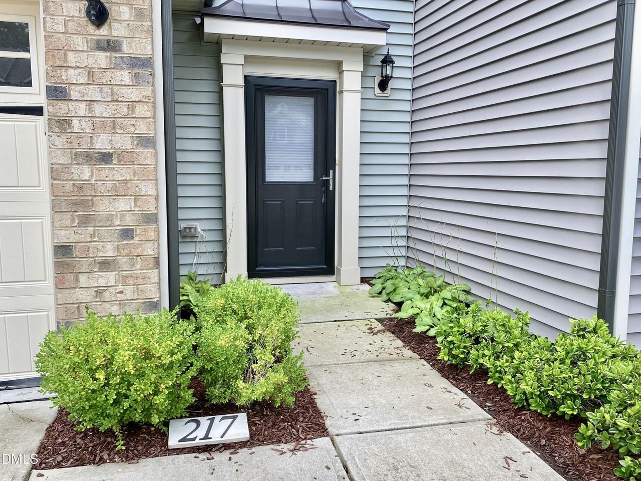 217 Lynchwick Ln - Photo 2 of 24