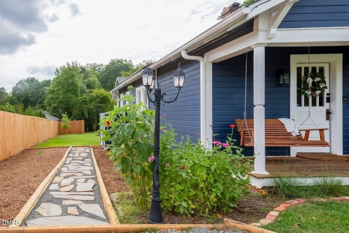 3309 Spector St - Photo 2 of 38