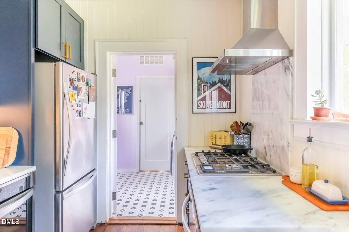 3309 Spector St - Photo 4 of 38