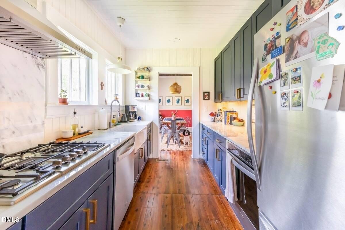 3309 Spector St - Photo 5 of 38