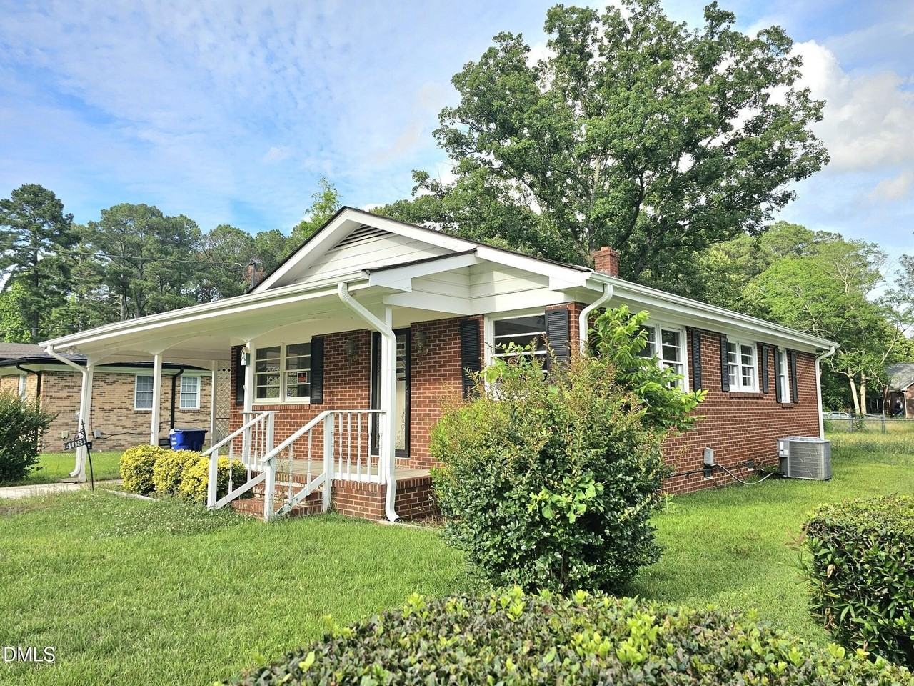 408 Oak St - Photo 3 of 21