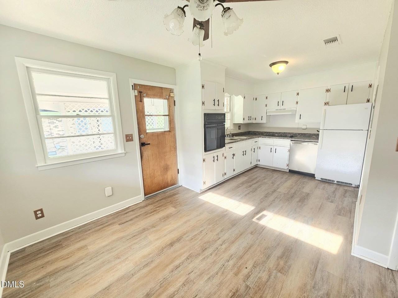 408 Oak St - Photo 7 of 21