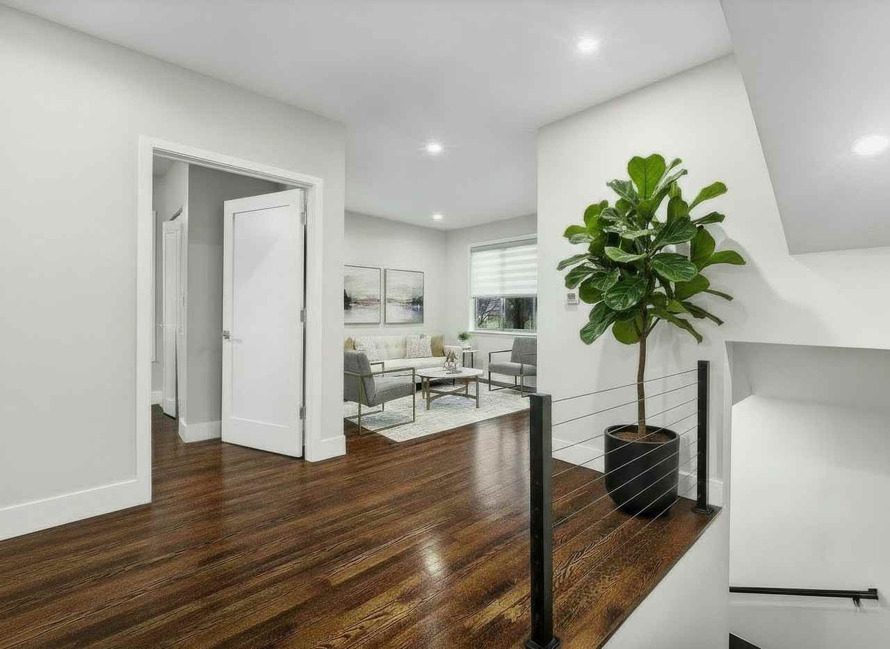 2850 W Henderson St #1 - Photo 3 of 8