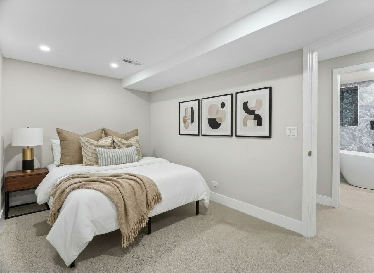 2850 W Henderson St #1 - Photo 7 of 8