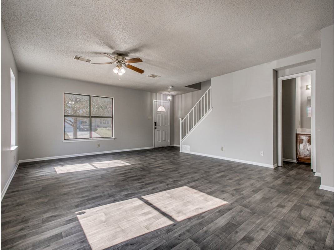 7318 Belmede Ct - Photo 5 of 13