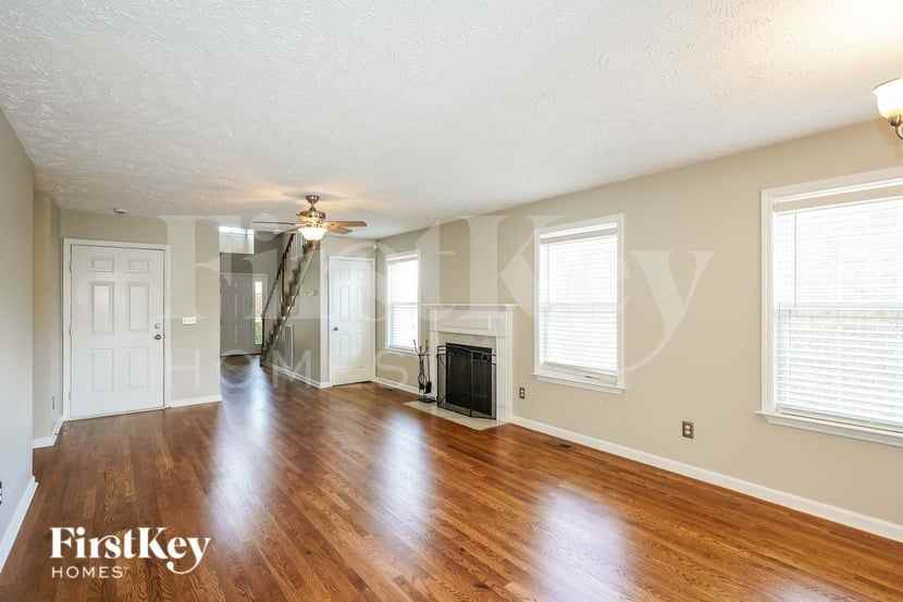 308 Birchclay Pt N - Photo 3 of 20