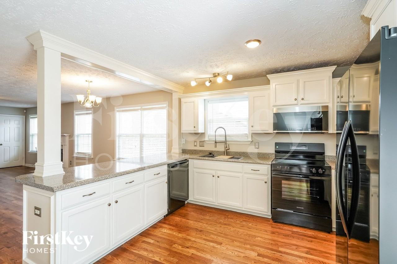 308 Birchclay Pt N - Photo 7 of 20