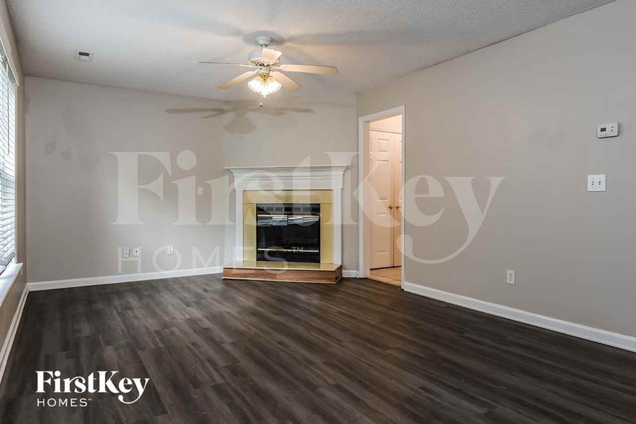 1503 Glenn Meade Dr - Photo 3 of 19