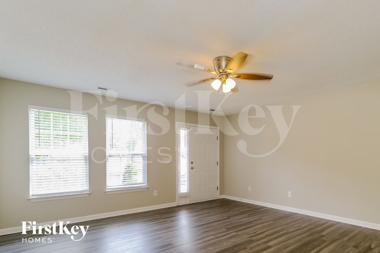 1716 Northside Dr - Photo 4 of 15