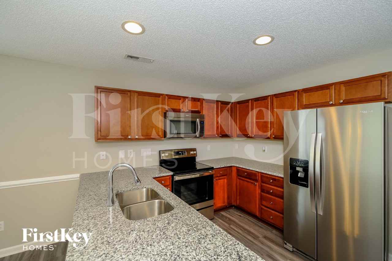 1716 Northside Dr - Photo 7 of 15