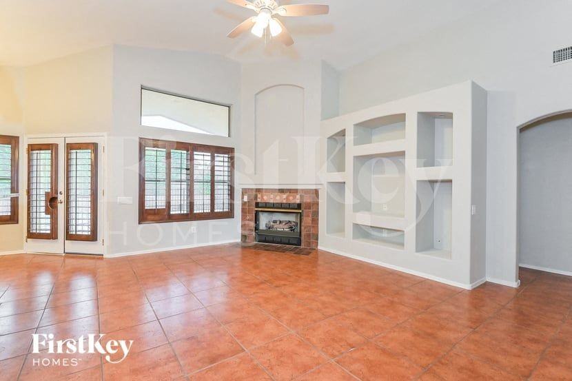 616 S Rincon Rising Rd - Photo 3 of 15