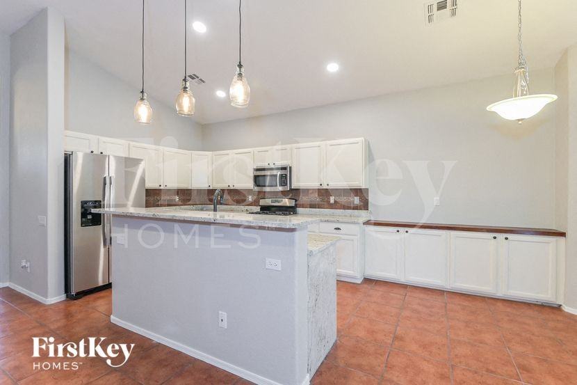 616 S Rincon Rising Rd - Photo 5 of 15