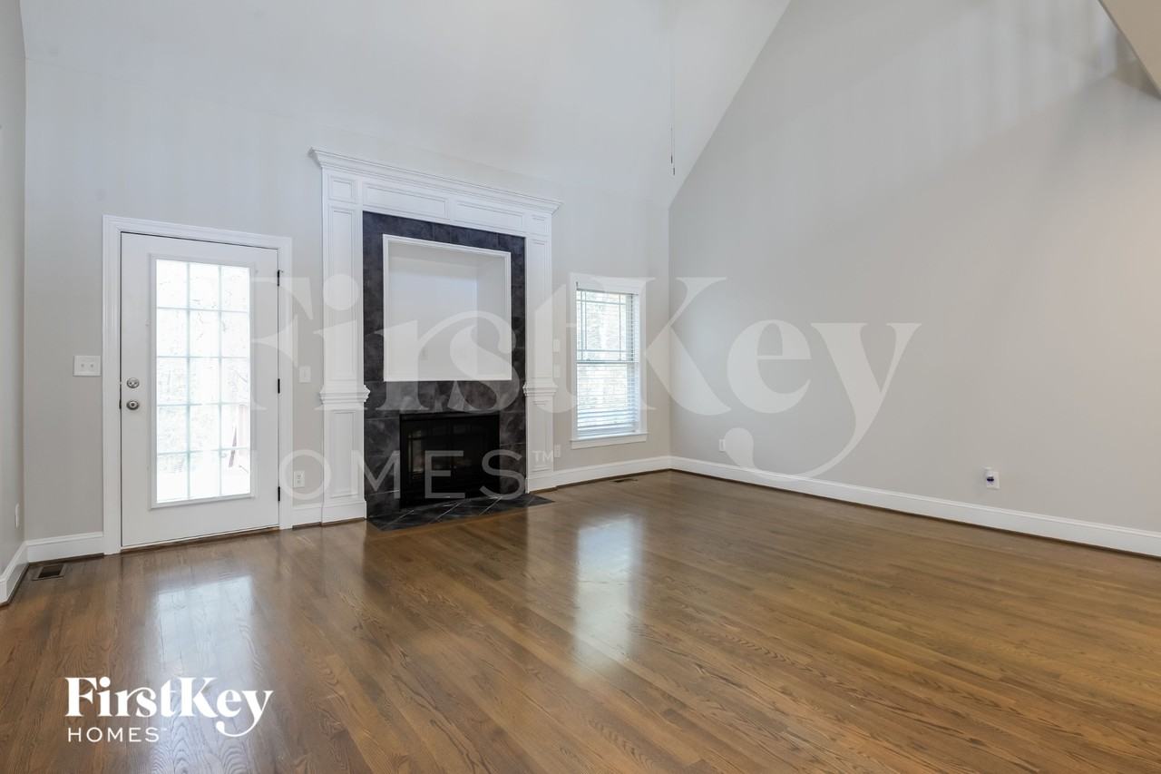 7131 Greystone Village Ct - Photo 2 of 15