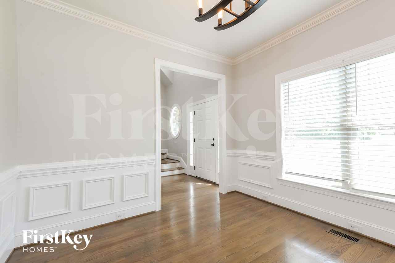 7131 Greystone Village Ct - Photo 4 of 15