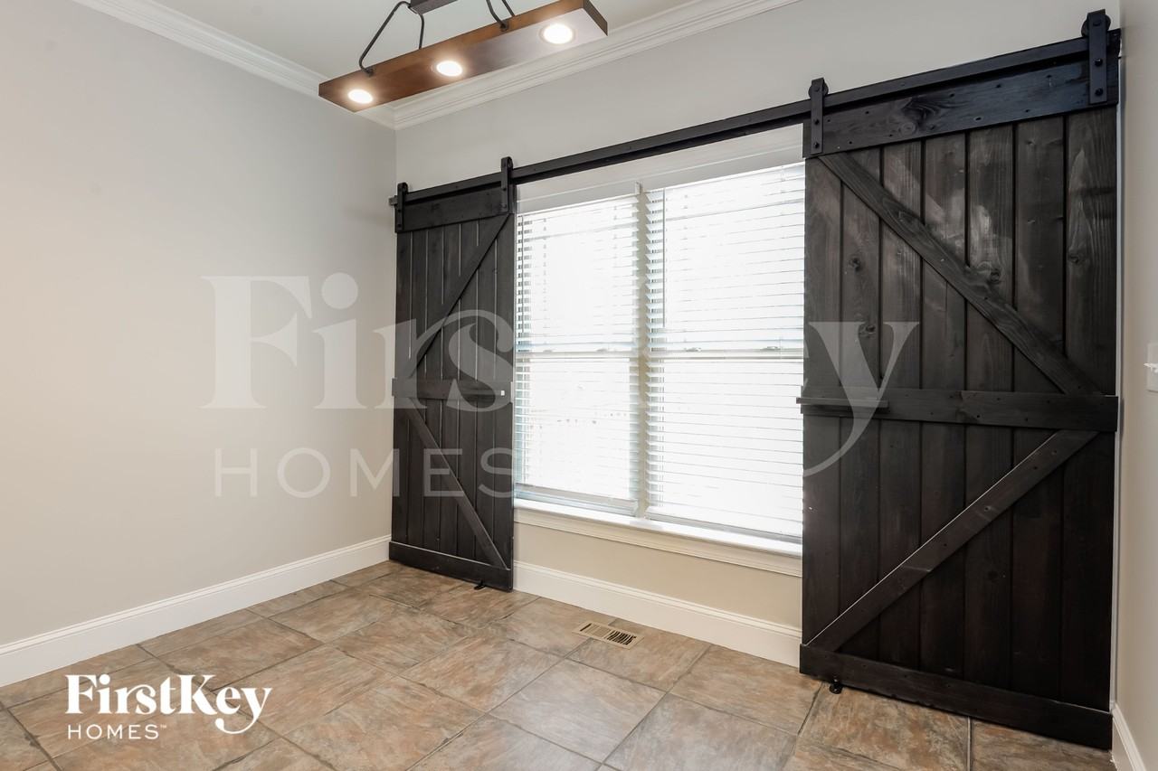 7131 Greystone Village Ct - Photo 5 of 15