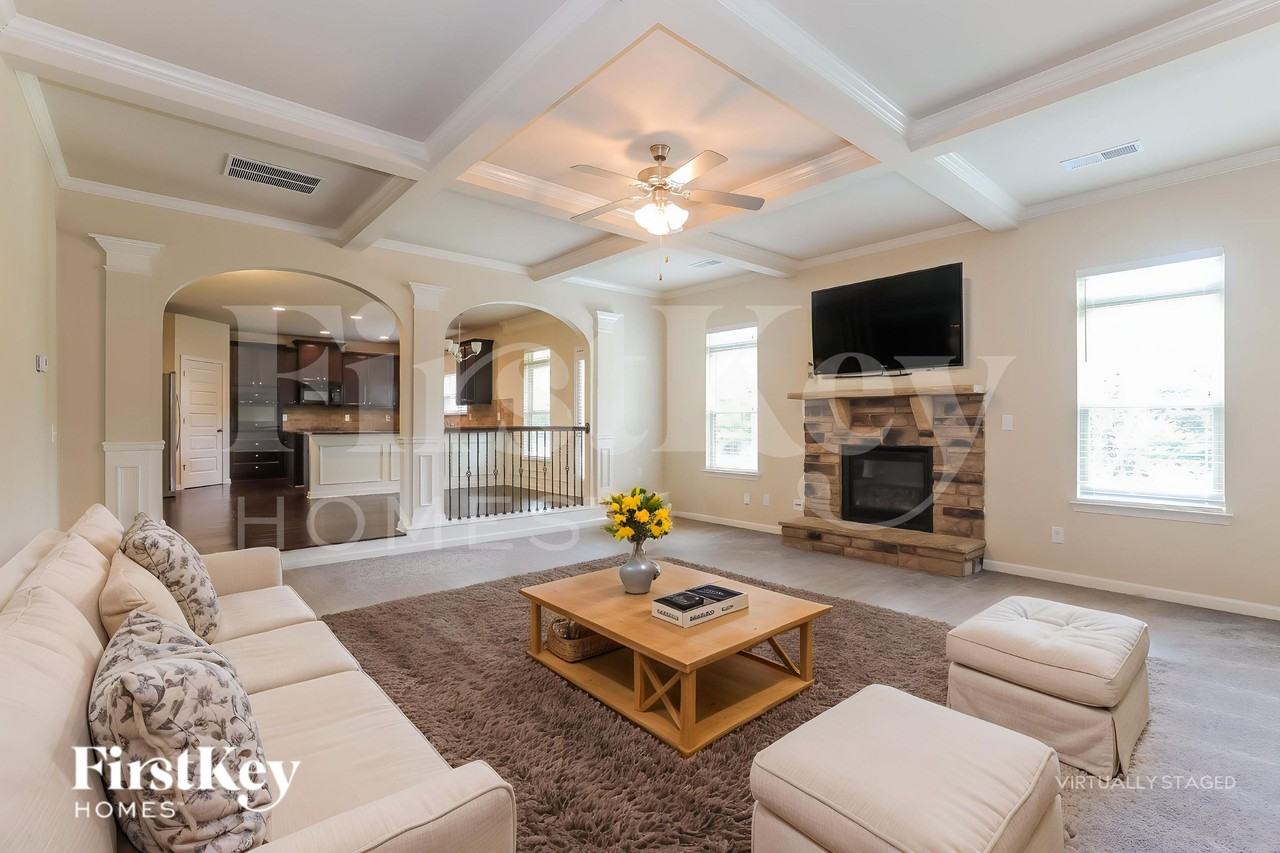 1328 Wild Rose Dr Se - Photo 4 of 18