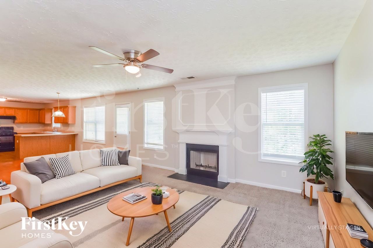 6061 Fairington Farms Ln - Photo 3 of 18