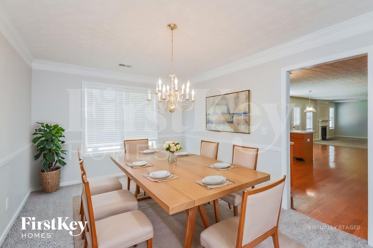 6061 Fairington Farms Ln - Photo 5 of 18
