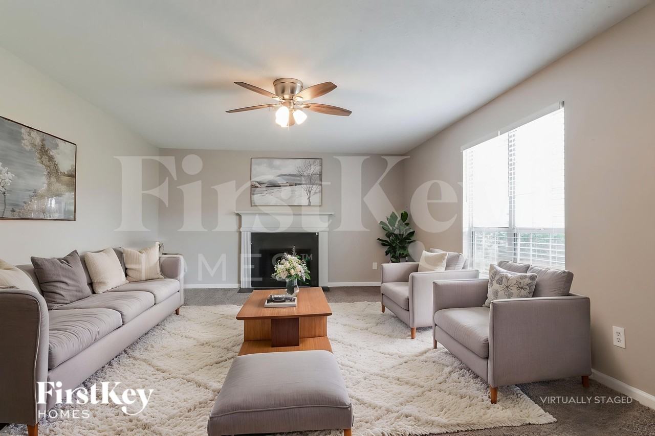 3217 Ivy Lake Ct - Photo 3 of 18