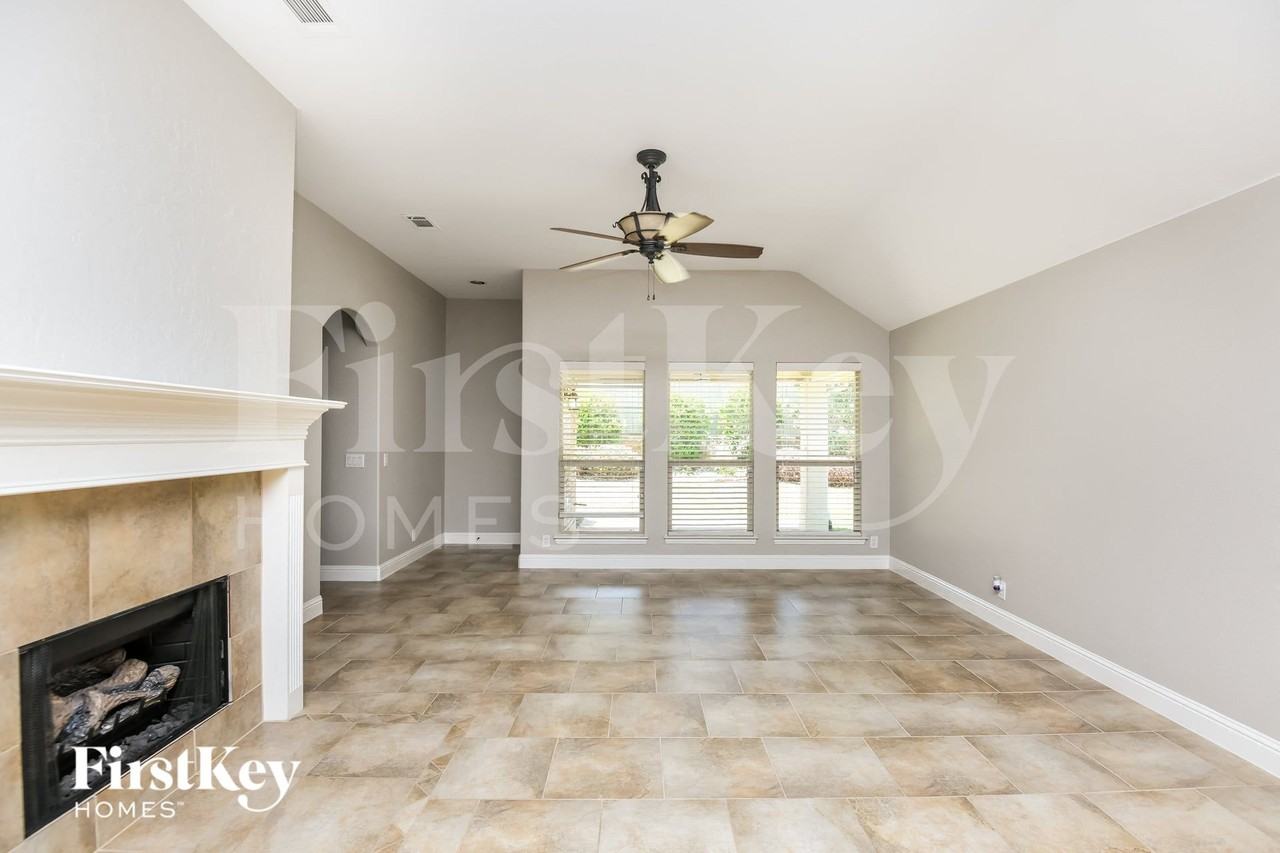 964 Tara Dr - Photo 2 of 16