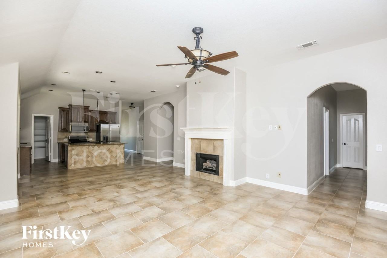 964 Tara Dr - Photo 3 of 16