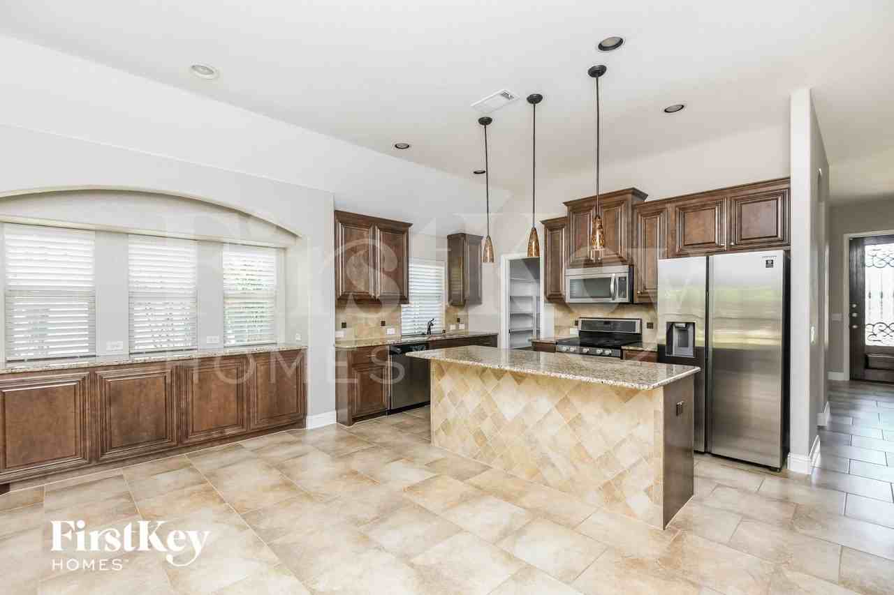 964 Tara Dr - Photo 4 of 16
