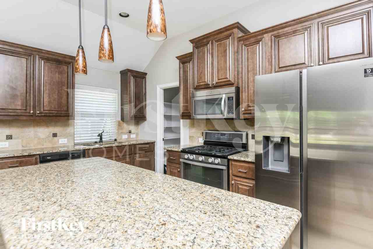 964 Tara Dr - Photo 5 of 16
