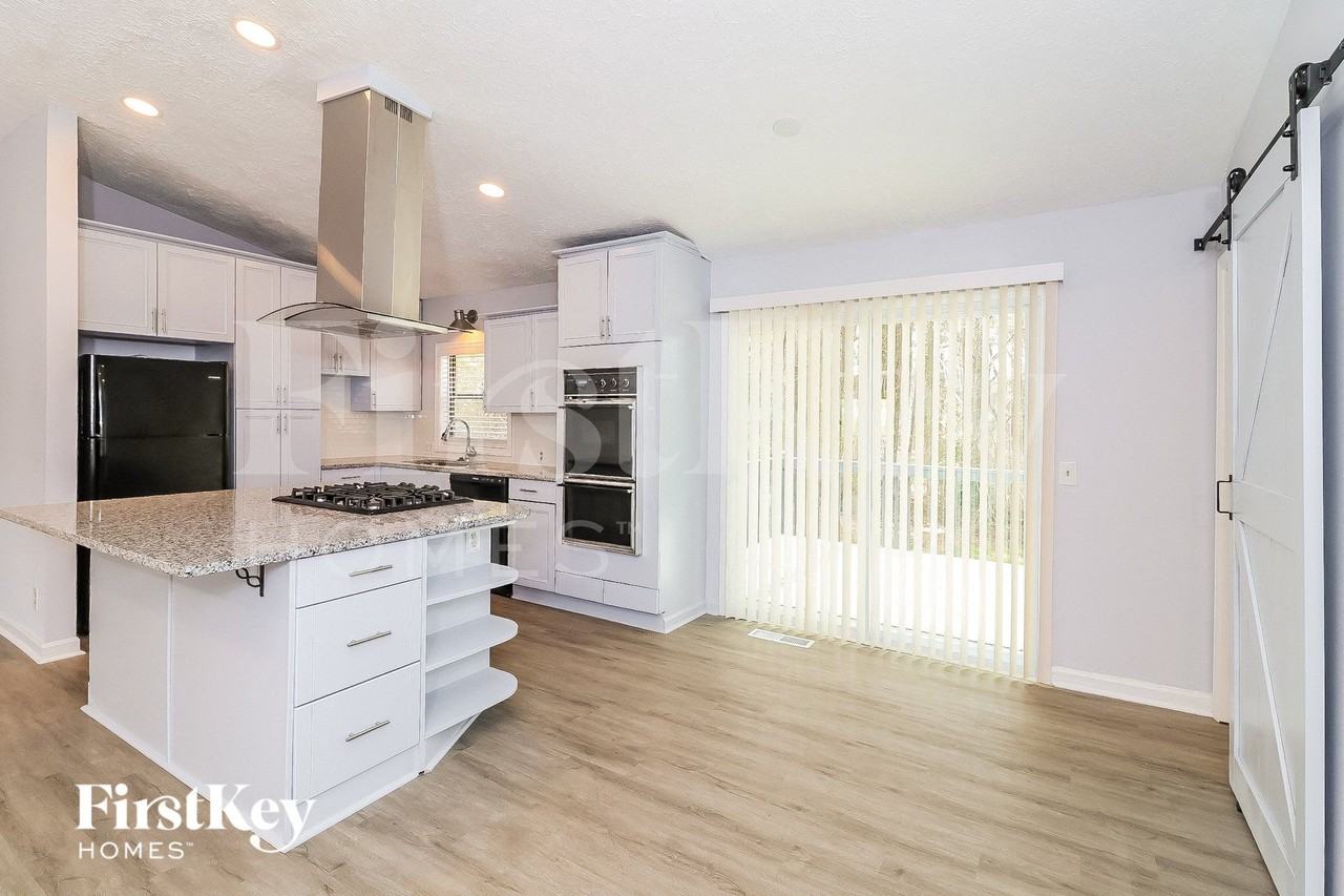 2039 Bascomb Carmel Rd - Photo 5 of 15