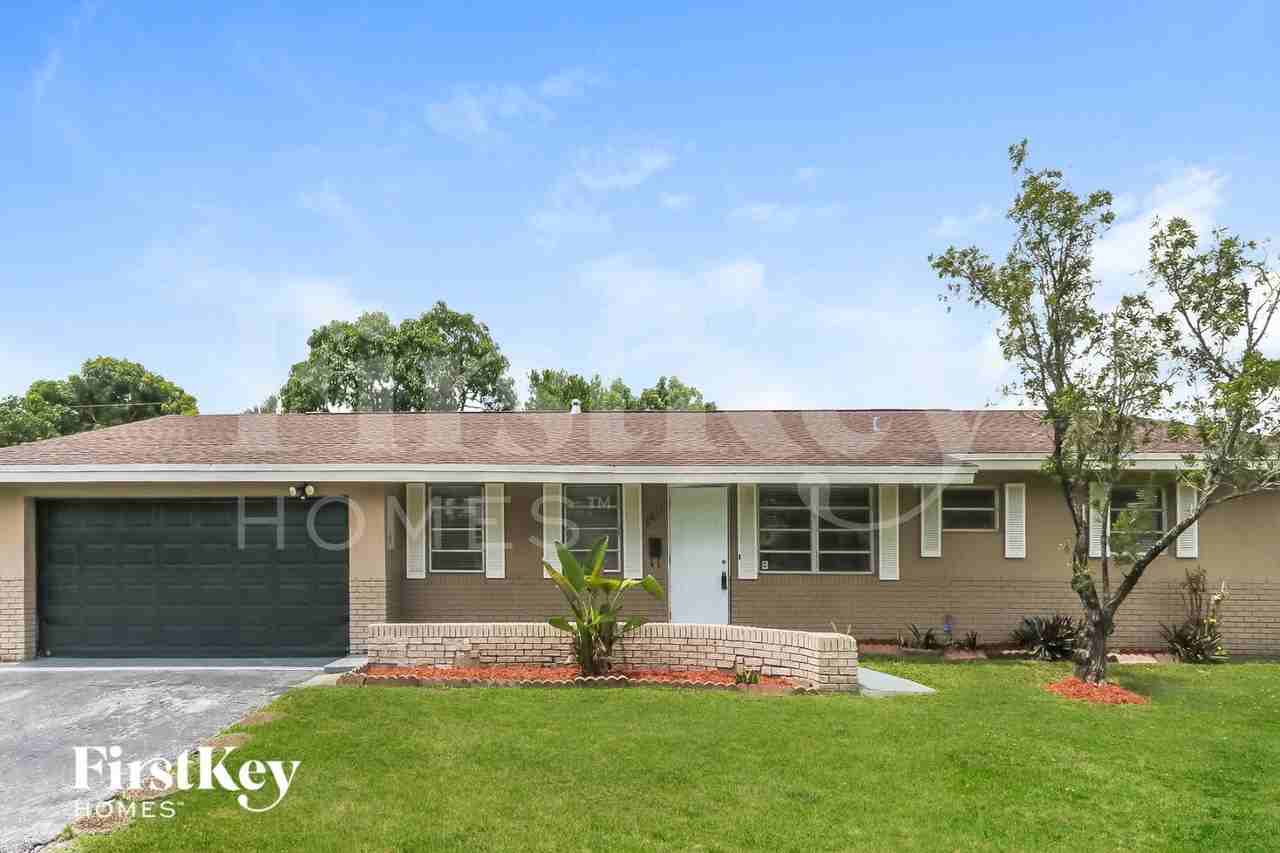6871 Nw 12th St - Photo 2 of 15