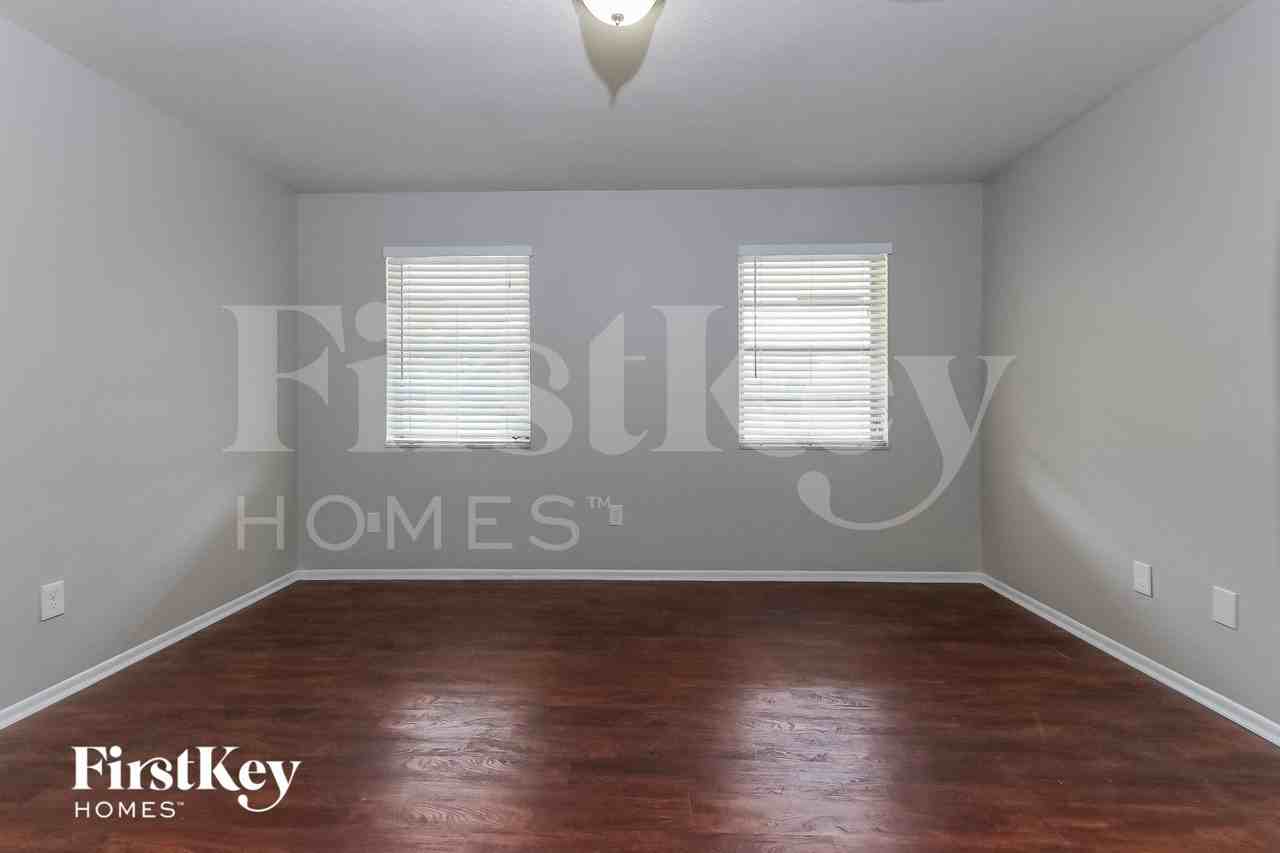 6871 Nw 12th St - Photo 6 of 15
