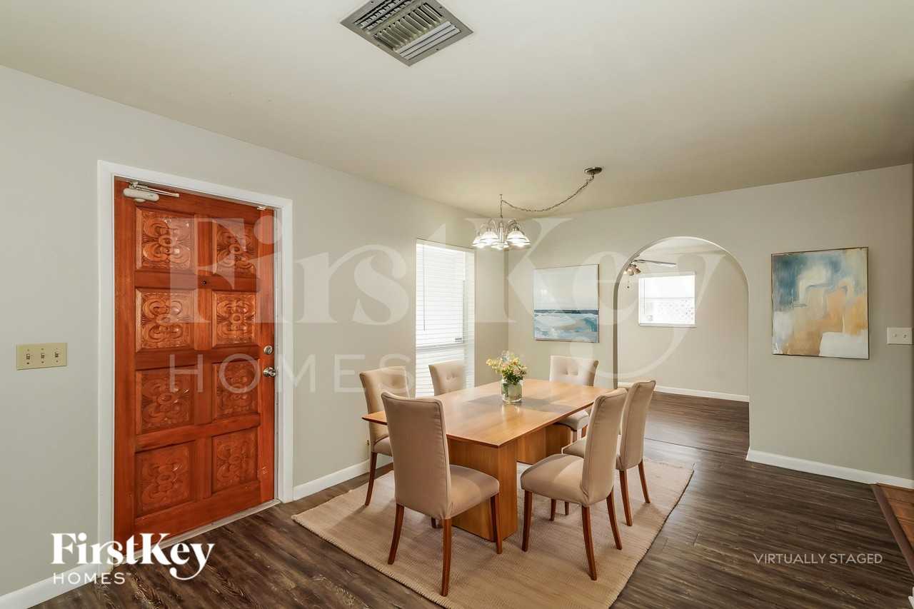 6807 S Cortez St - Photo 6 of 19