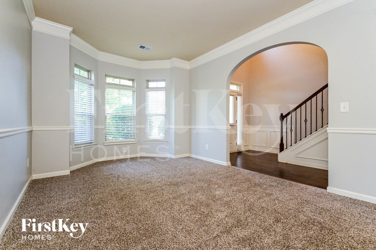 624 Parkside Place Dr - Photo 2 of 19