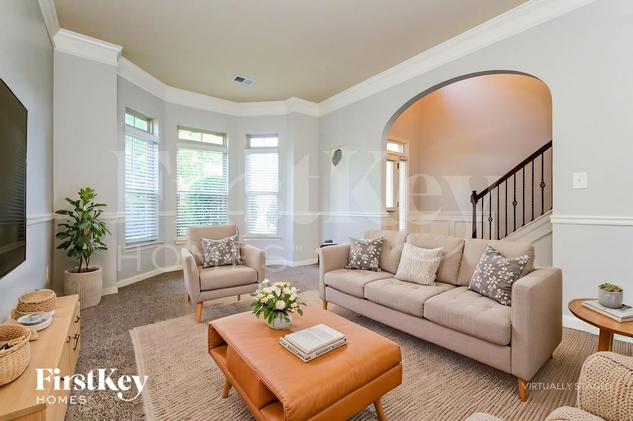 624 Parkside Place Dr - Photo 3 of 19