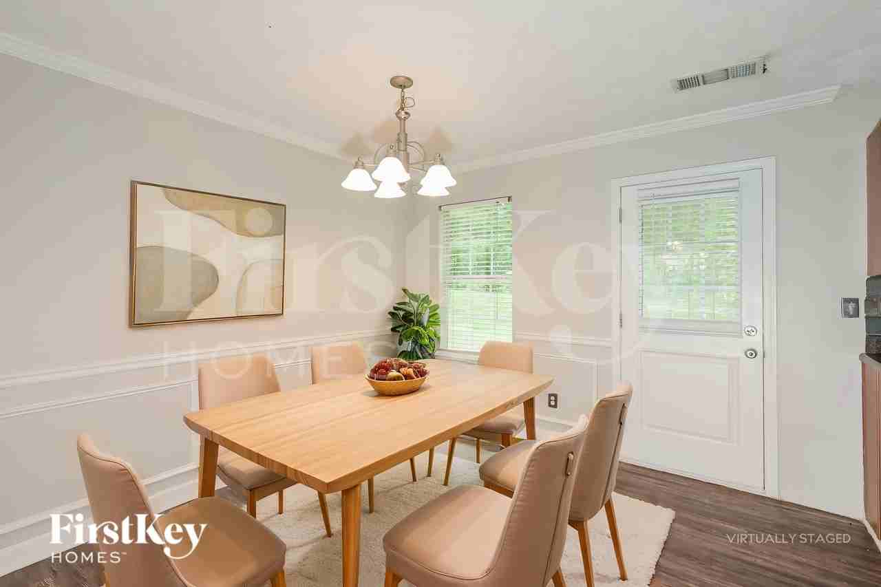 4447 Chester Ln - Photo 6 of 19