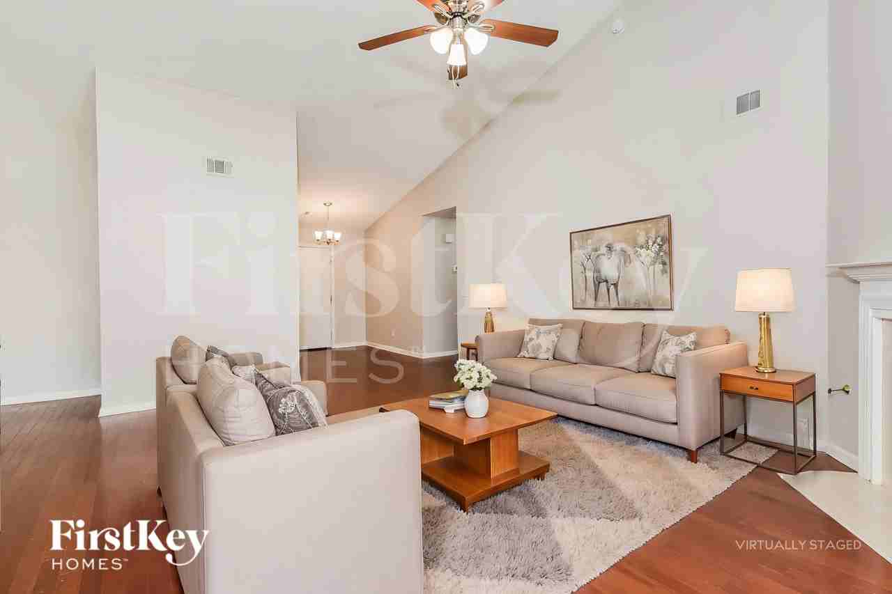 231 Grandview Ln - Photo 4 of 19