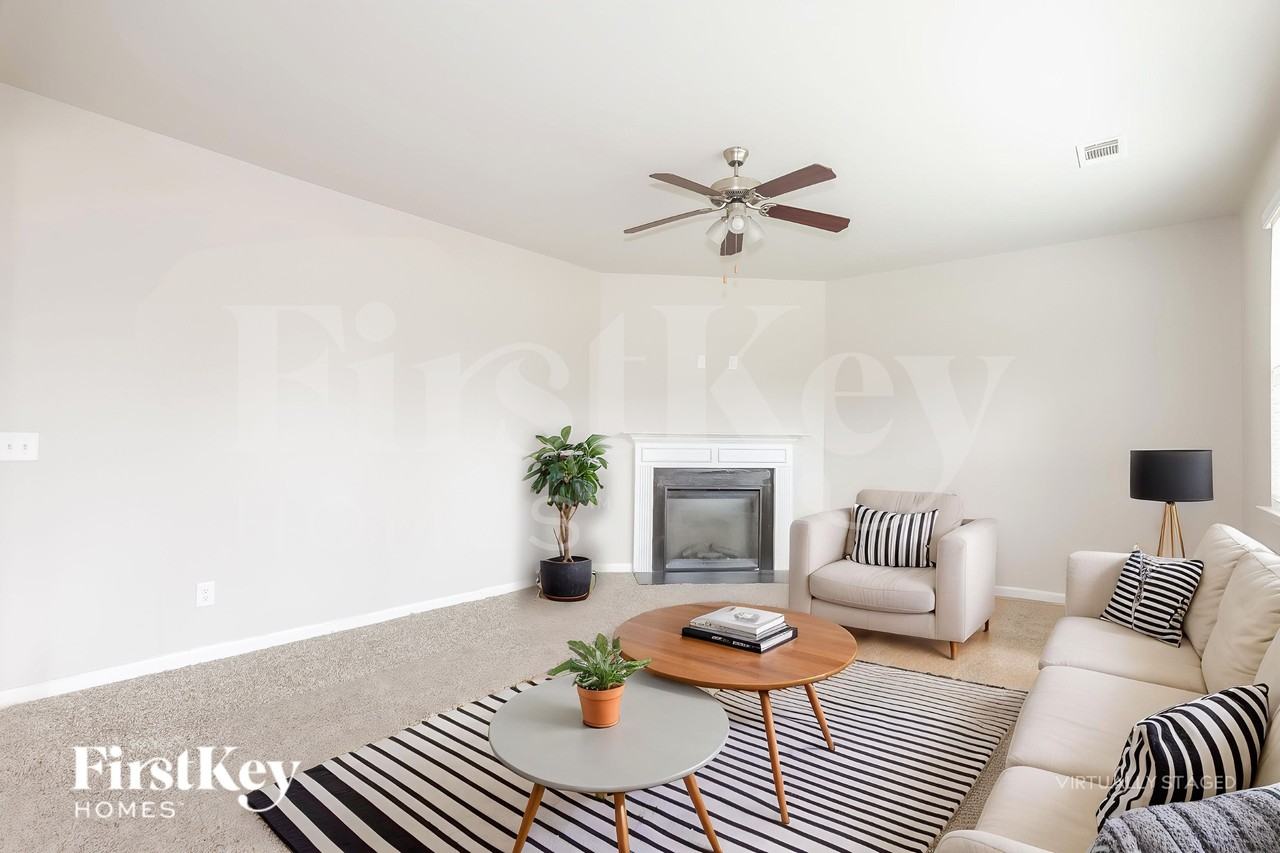 1247 Heartwood Ave - Photo 4 of 18
