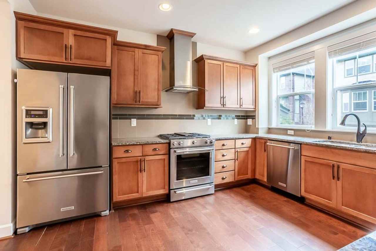 1371 Brooklyn Walk Ne - Photo 3 of 21