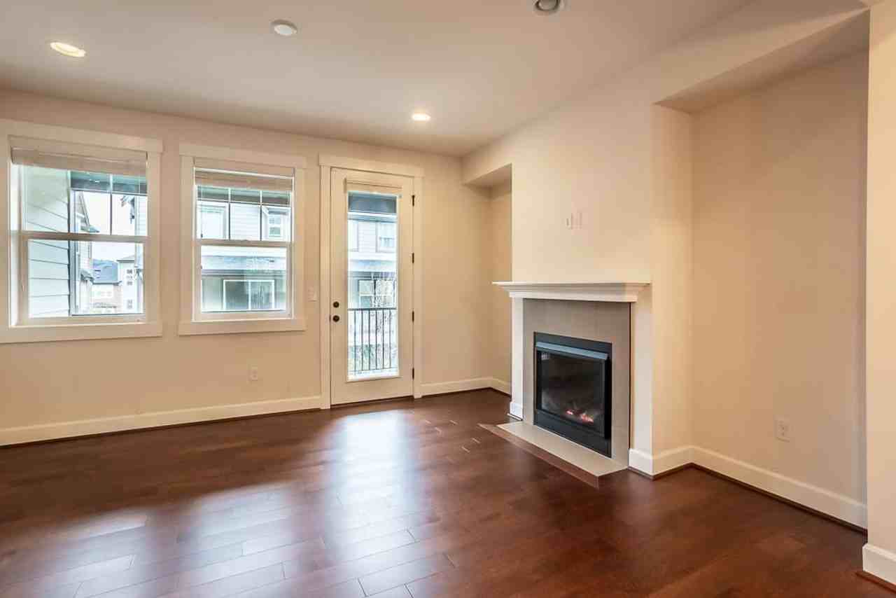 1371 Brooklyn Walk Ne - Photo 6 of 21
