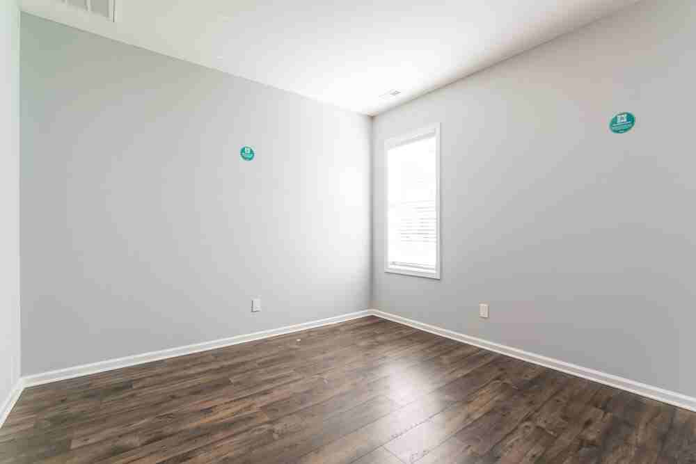 119 Oakdale Ave - Photo 5 of 17