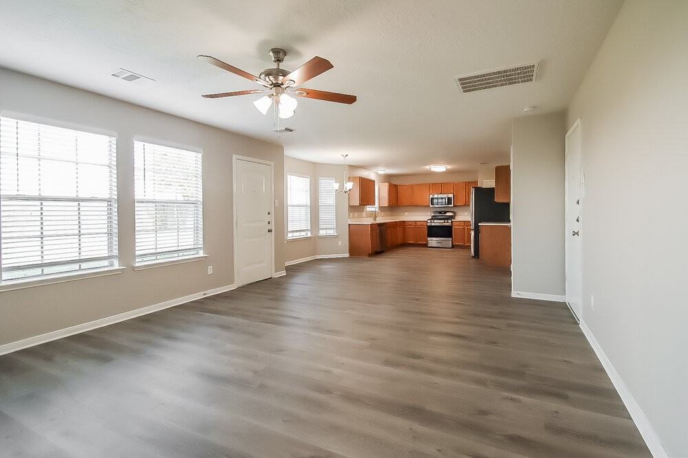4805 E Parma Dr - Photo 4 of 17