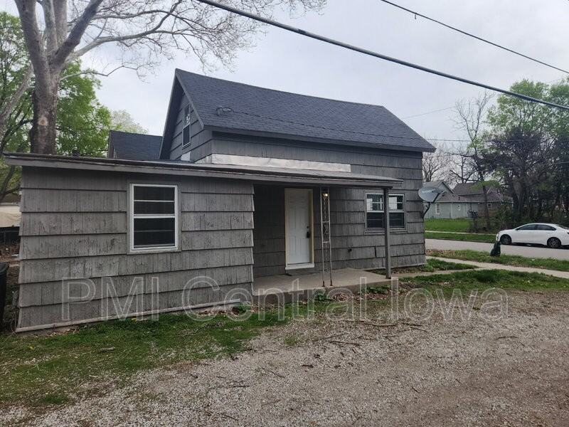 290 E 17th St - Photo 2 of 18
