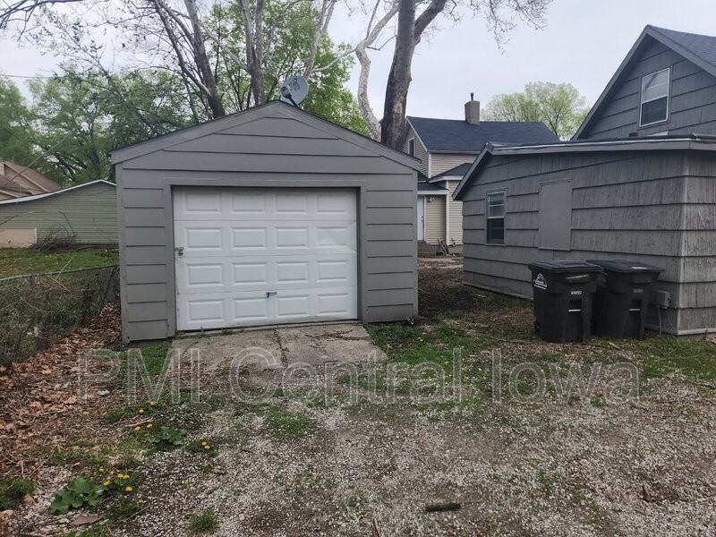 290 E 17th St - Photo 3 of 18