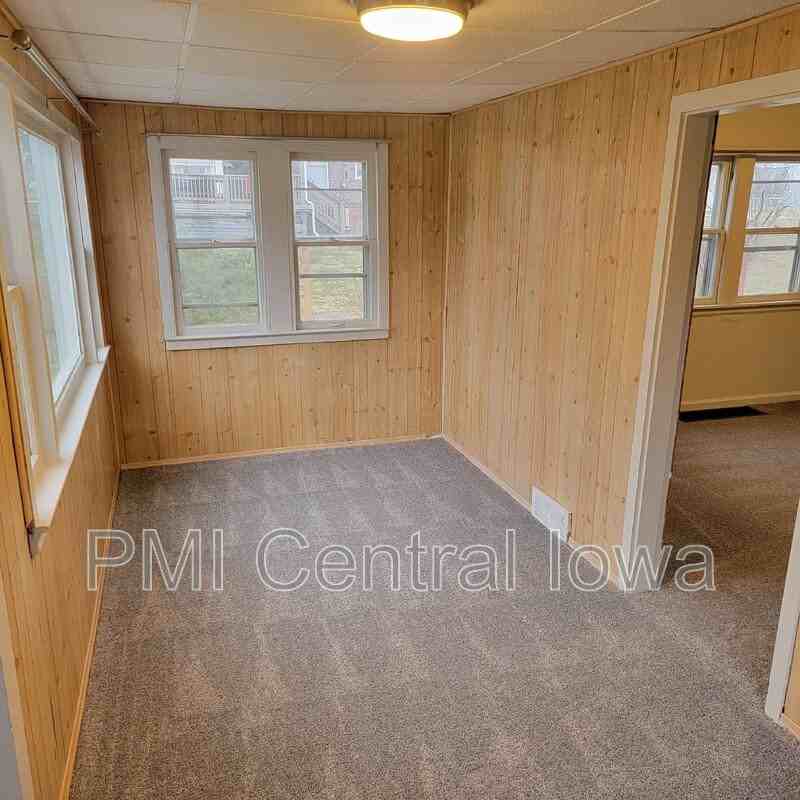 1211 Lewis Ave - Photo 2 of 8