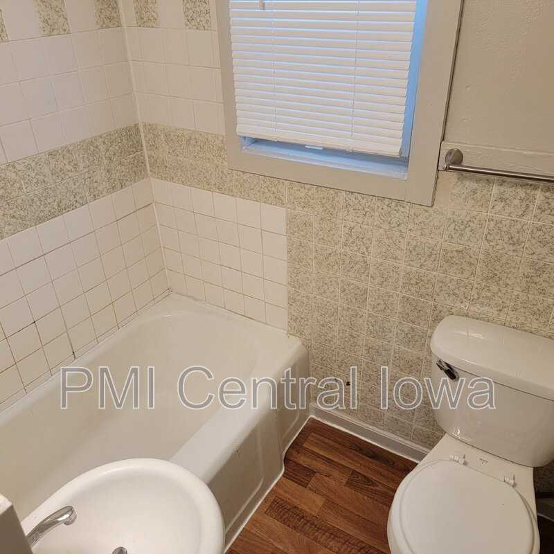1211 Lewis Ave - Photo 6 of 8