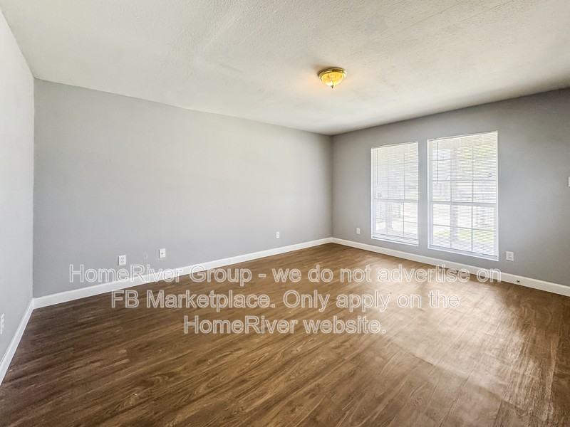420 Sligo St - Photo 3 of 24